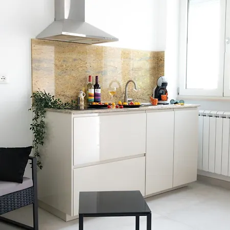 Magnifico Con Giardino Nel Centro Di *