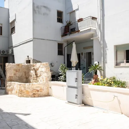 Magnifico Con Giardino Nel Centro Di *