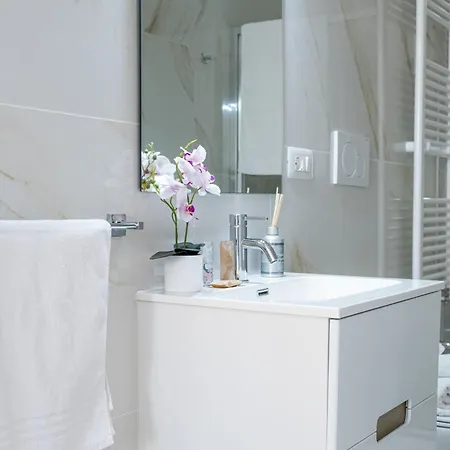 Magnifico Con Giardino Nel Centro Di *