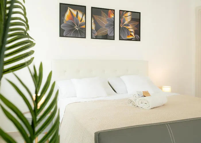 Magnifico Con Giardino Nel Centro Di דירה *