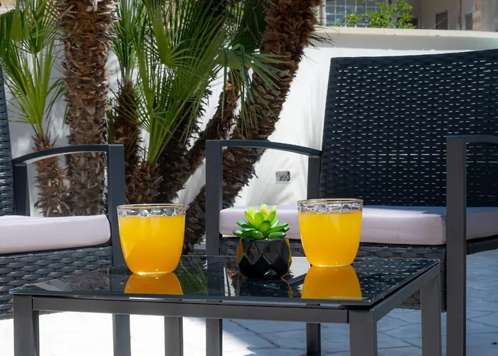 Host In Italy - Magnifico Con Giardino Nel Centro Di *